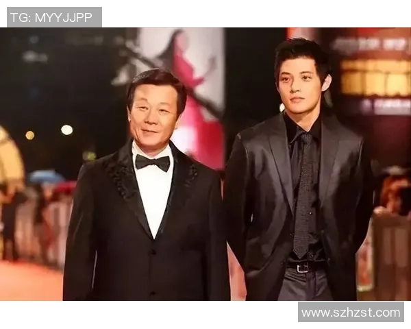 足球明星同框帅气瞬间大集合展现球场魅力与友谊的完美时刻 足球明星同框帅气瞬间大集合展现球场魅力与友谊的完美时刻