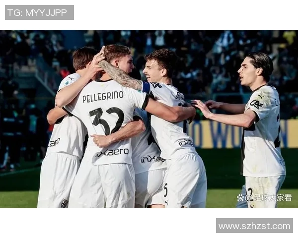 足球明星进球后激情唱歌展现个人魅力与团队精神的完美结合 足球明星进球后激情唱歌展现个人魅力与团队精神的完美结合